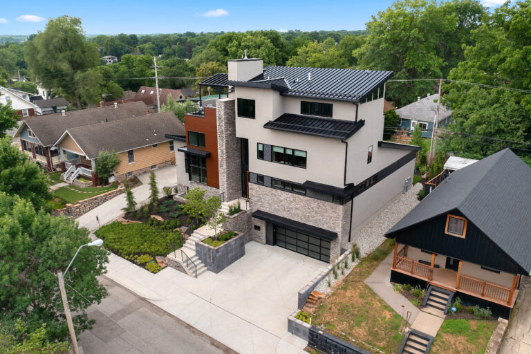 West Plaza Modern Home - 47